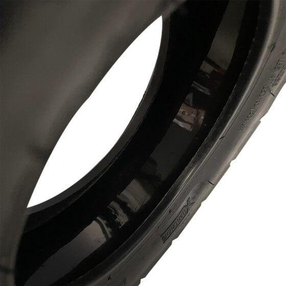Pneu tubeless avec gel anti-crevaison 90/65-6.5
